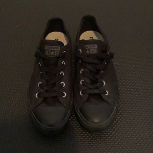NWOT - Converse All stars - low cut Women’s sz 7.5